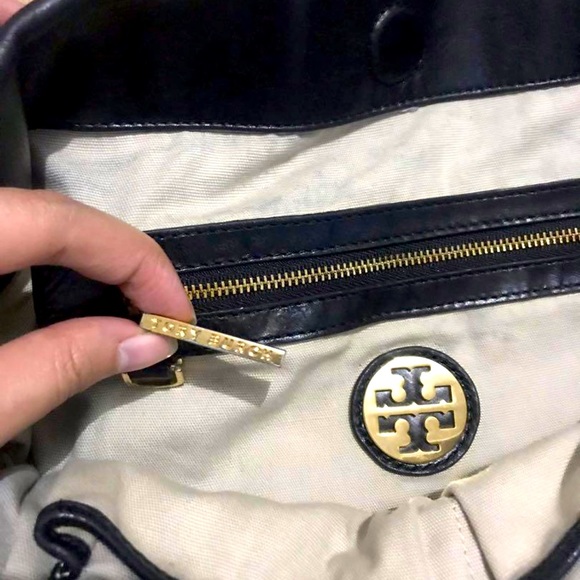 Tory Burch 💯 Authentic Black Soft Glazed Bag/Crossbody. - Picture 3 of 13